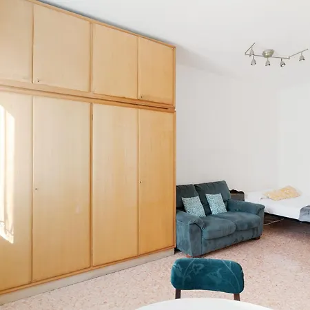 Guesthost - Corso Lodi Comfy Apartment Milan